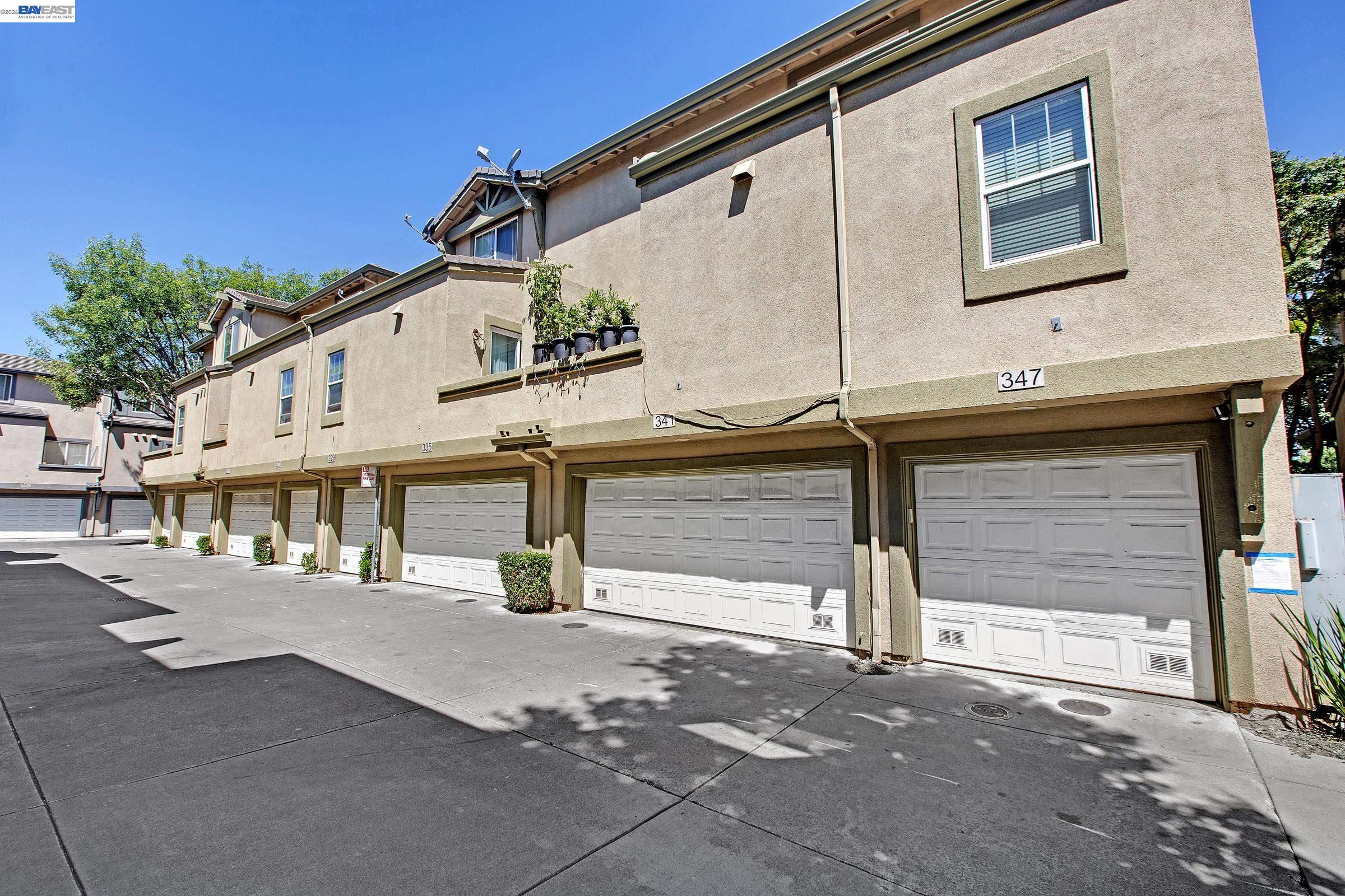 341 Imagination Pl, Milpitas, Parc Metro 3-Bed Townhome-Style Condo | Open House Sunday, July 26