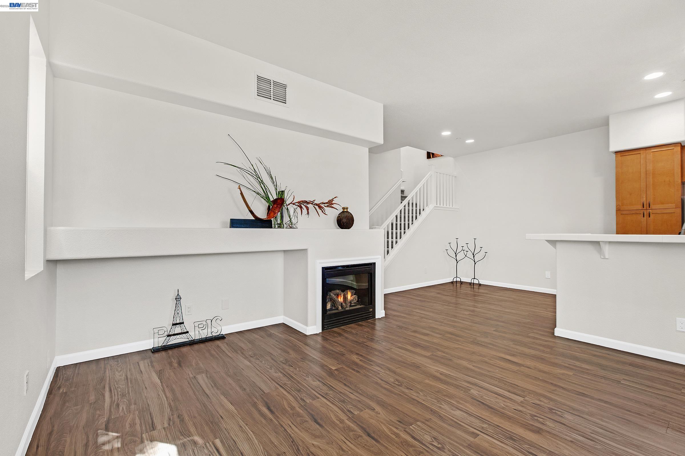 341 Imagination Pl, Photo 4