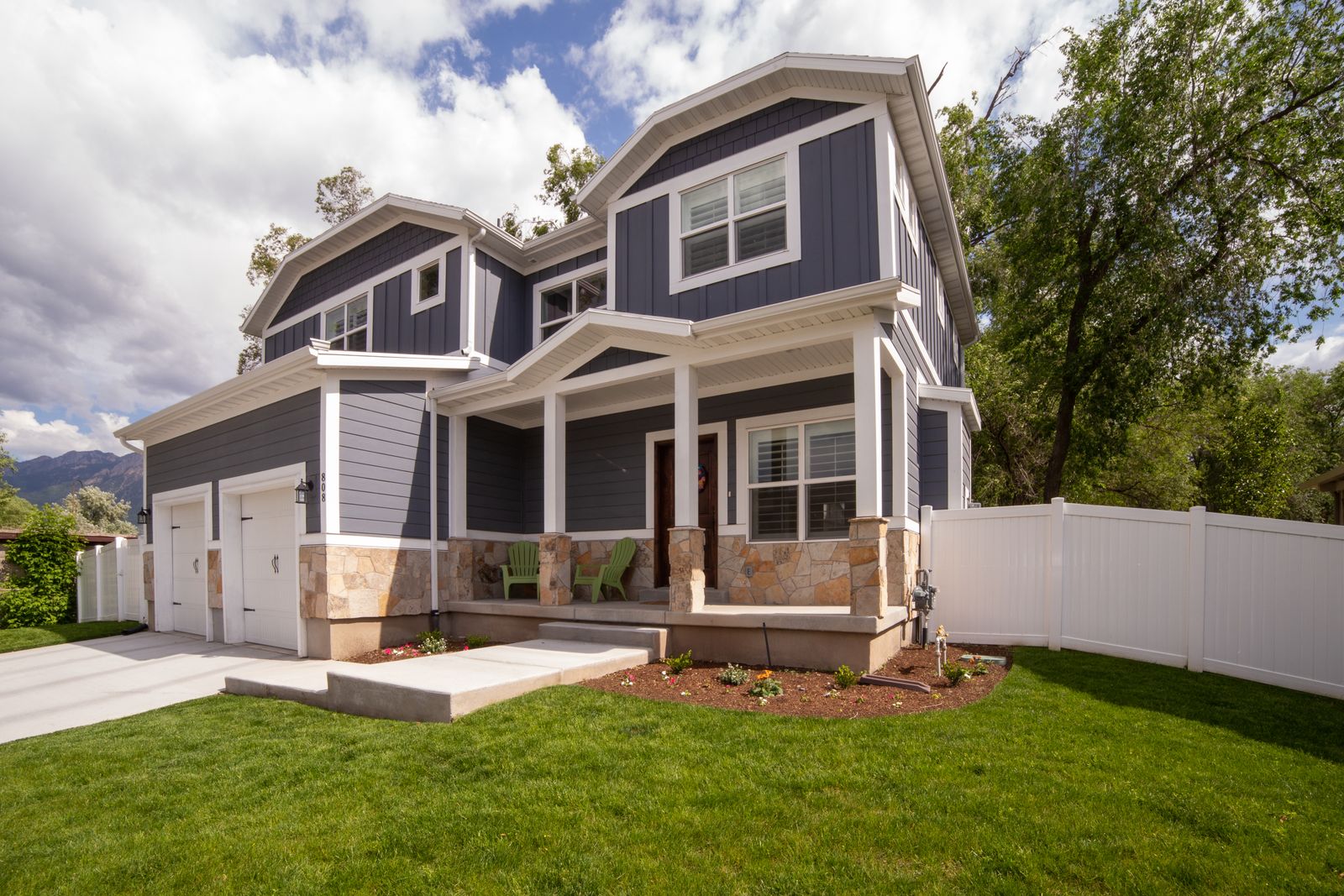 Vinyl Siding in the Bay Area: Cheap by the Foot, Complicated Everywhere Else